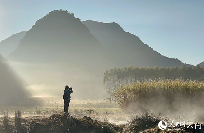 สวย! ทัศนียภาพยามเช้าในฤดูหนาวของอำเภอหนิงเอ่อร์ดูคล้ายภาพวาดหมึกจีน