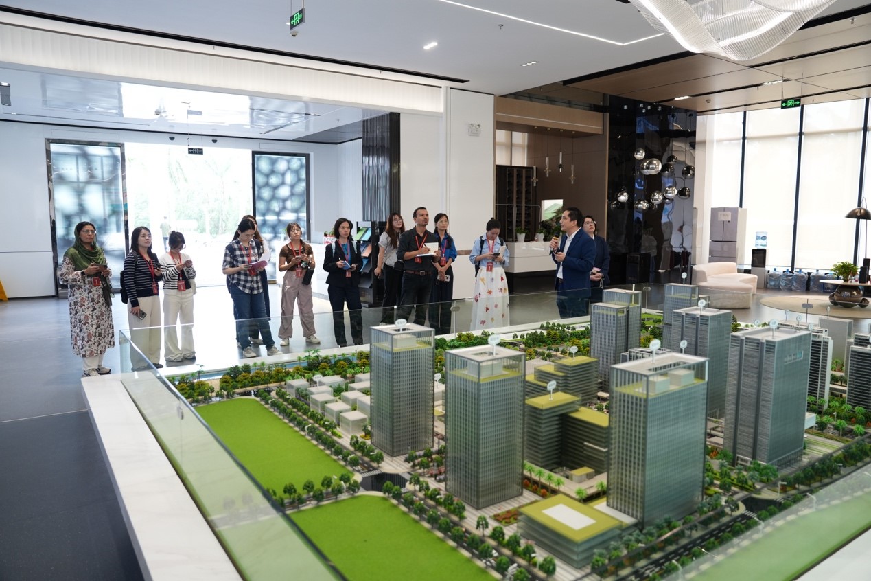 สวนอุตสาหกรรมข้อมูลอินเทอร์เน็ตฟู่ซิงเฉิงในเมืองไหโข่ว ขับเคลื่อนเขตการค้าเสรีไห่หนานก้าวหน้า ต้อนรับเกาะไห่หนาน ภาษี 0%