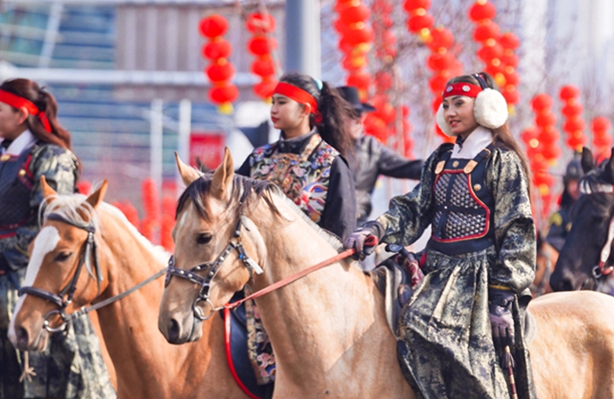 กิจกรรมประเพณีปีใหม่ของเมืองอูรุมชีทำให้ประชาชนได้สัมผัสเสน่ห์แห่งวัฒนธรรมดั้งเดิม